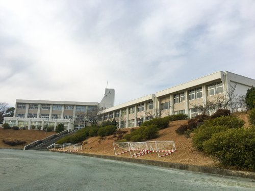 亀山市立中部中学校の画像