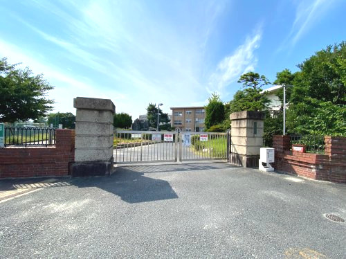 四日市市立富田小学校の画像