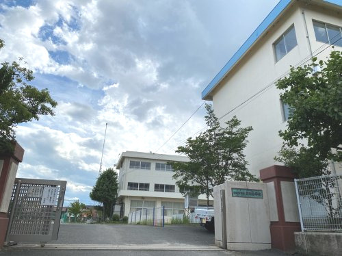四日市市立羽津小学校の画像