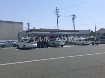 ファミリーマート 豊橋下地店の画像1