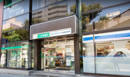 ローソンLTF京急鶴見駅前店の画像1