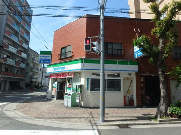 ファミリーマート 波除二丁目店の画像1