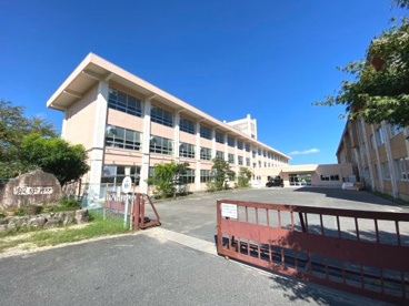 四日市市立朝明中学校の画像1