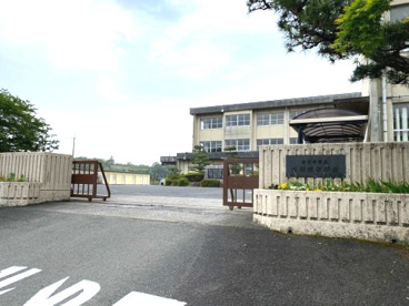 四日市市立西朝明中学校の画像1