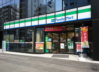 ファミリーマート 北参道駅前店の画像1