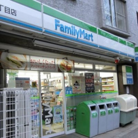 ファミリーマート 笹塚二丁目店の画像1