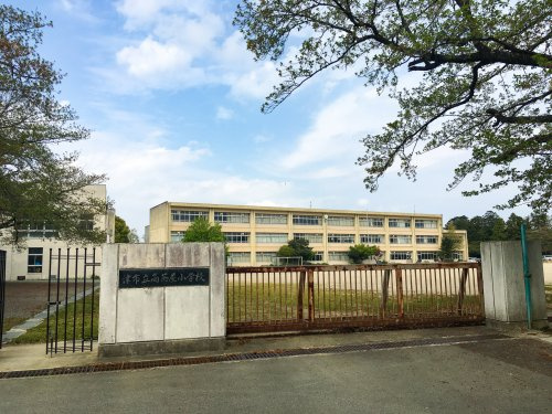 津市立高茶屋小学校の画像