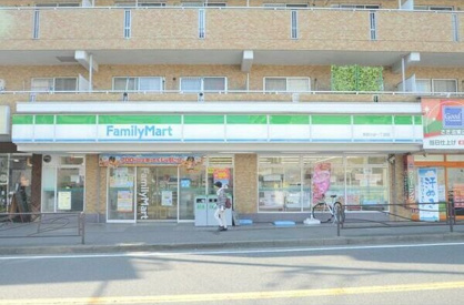 ファミリーマート 宮前小台一丁目店の画像1