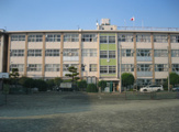 東中学校