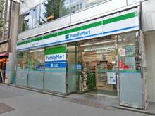 ファミリーマート 新宿七丁目店