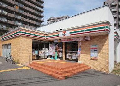セブンイレブン 吹田上山田店の画像1