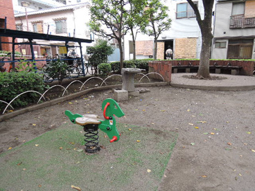 荒川区立　東日暮里六丁目西児童遊園の画像4