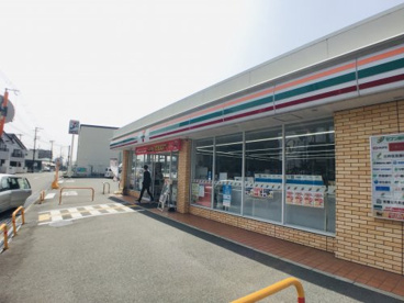 ファミリーマート 摂津千里丘4丁目店の画像1