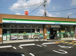 ファミリーマート 箕面牧落三丁目店の画像1