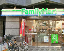 コンビニエンスストア ファミリーマート 早稲田駅前店