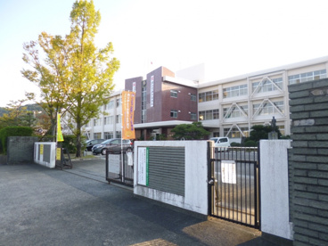 栗東市立栗東中学校の画像1