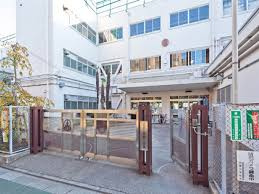 世田谷区立駒繋小学校の画像1
