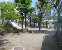 新宿区立早稲田公園