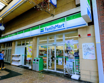 ファミリーマート 山王店の画像1