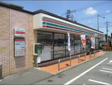 セブンイレブン横田基地前店の画像1