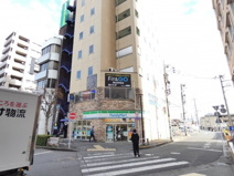 ファミリーマート　福生駅前店