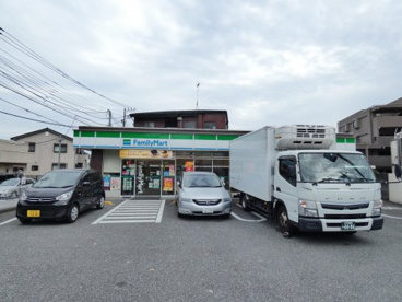 ファミリーマート昭島諏訪松中通り店の画像1