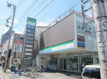 ファミリーマート中神駅前店の画像1