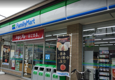 ファミリーマート横浜神大寺４丁目店の画像1