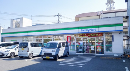 ファミリーマート 板橋西台店の画像1