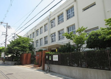 大阪市立遠里小野小学校の画像2