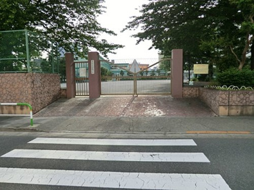 北区立堀船中学校の画像1