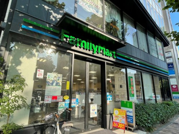 ファミリーマート広尾駅前店の画像1
