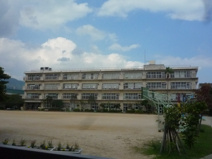 宝塚市立　末広小学校