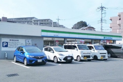 ファミリーマート 新石川246店の画像1