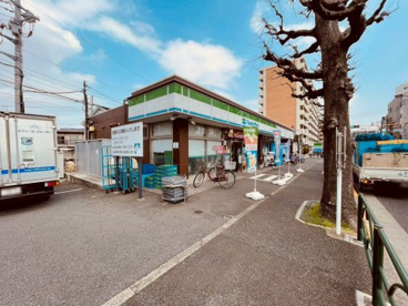 ファミリーマート 上鷺宮二丁目店の画像1
