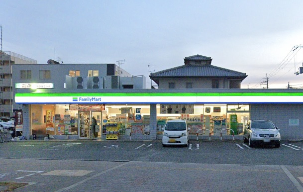 ファミリーマート八尾春日町店
