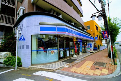 ローソン 府中住吉町五丁目店の画像1
