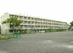 府中市立南白糸台小学校の画像1