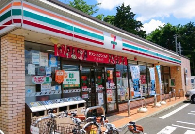 セブン-イレブン 横浜下飯田駅前店の画像1