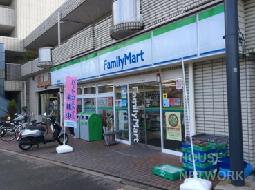 ファミリーマート紫明通店の画像1