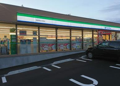 ファミリーマート 箕面粟生外院店の画像1