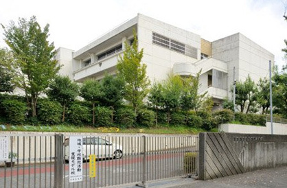 横浜市立鴨志田緑小学校の画像1