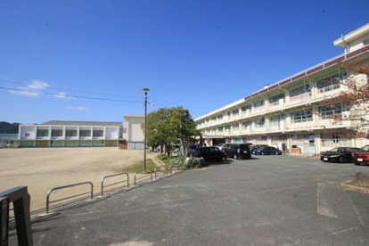 曽根中学校の画像1