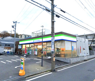 ファミリーマート 西寺尾二丁目店の画像1