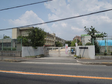 松原市立布忍小学校の画像1