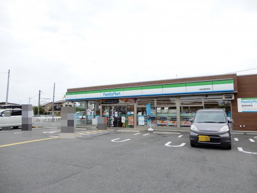 ファミリーマート川越笠幡駅東店