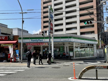 ファミリーマート天王寺駅北口の画像1