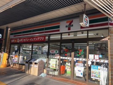 セブンイレブン大阪堀越の画像1