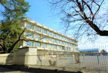 武蔵村山市立雷塚小学校