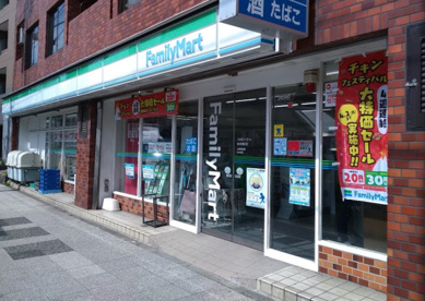 ファミリーマート 横浜楠町店の画像1
